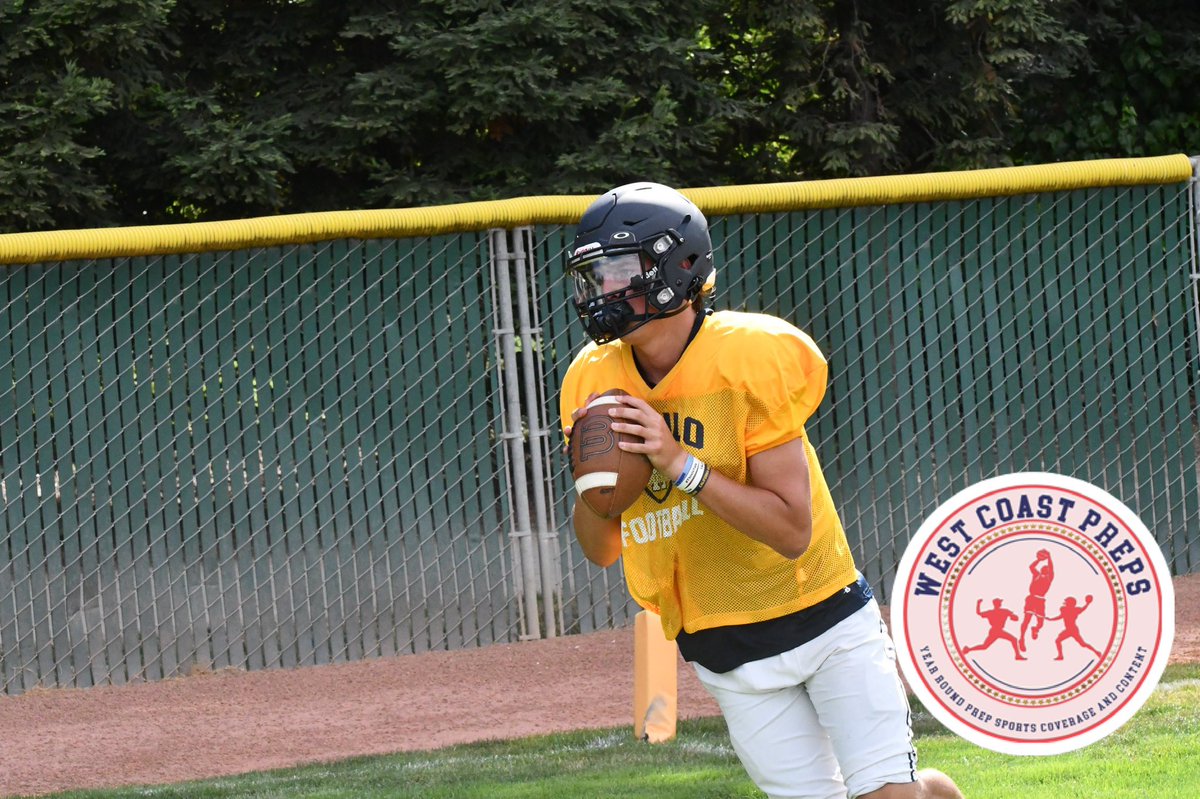 westcoastpreps_'s tweet photo. Last year’s Menlo QB shattered CCS records. 

This year’s Menlo starter, Jake Bianchi, is primed for a remarkable run of his own. 

Story: https://t.co/mbQWrBpWzR https://t.co/hmqEebZTGL
