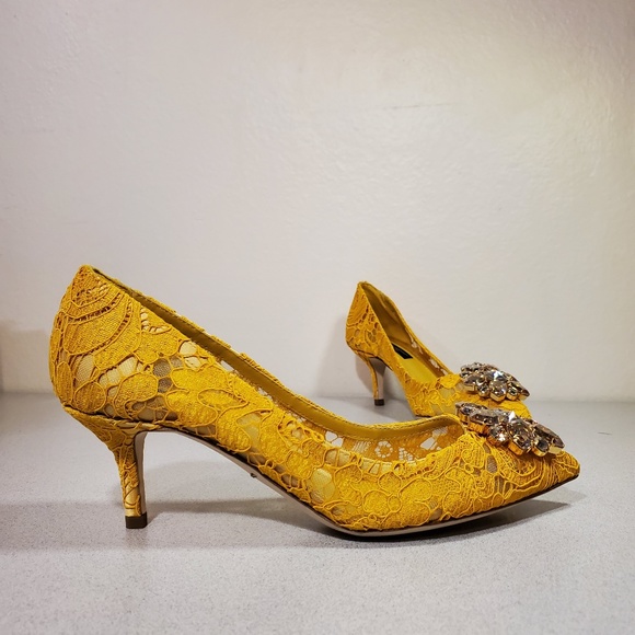 SlonimRedtusok's tweet photo. So good I had to share! Check out all the items I'm loving on @Poshmarkapp #poshmark #fashion #style #shopmycloset #dolcegabbana #caslon #bebe: https://t.co/OnrH00mNuP https://t.co/L9O4Hp9QmN