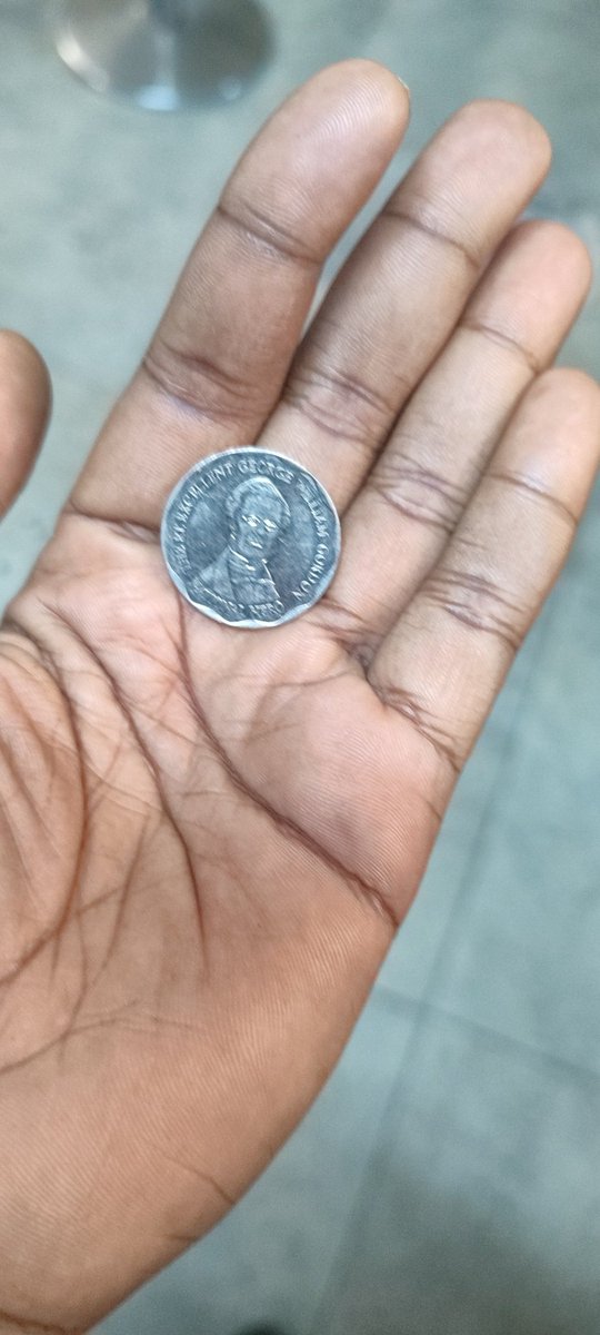 BeckyBear23's tweet photo. Unnu hear mi bout di dropping a more than red money🥲🥲🥲🥲🥲 #oneonecoco #carmoney #ragstoriches mek mi go invest it like Auntie Fayval say. https://t.co/lD6cQVI3EU