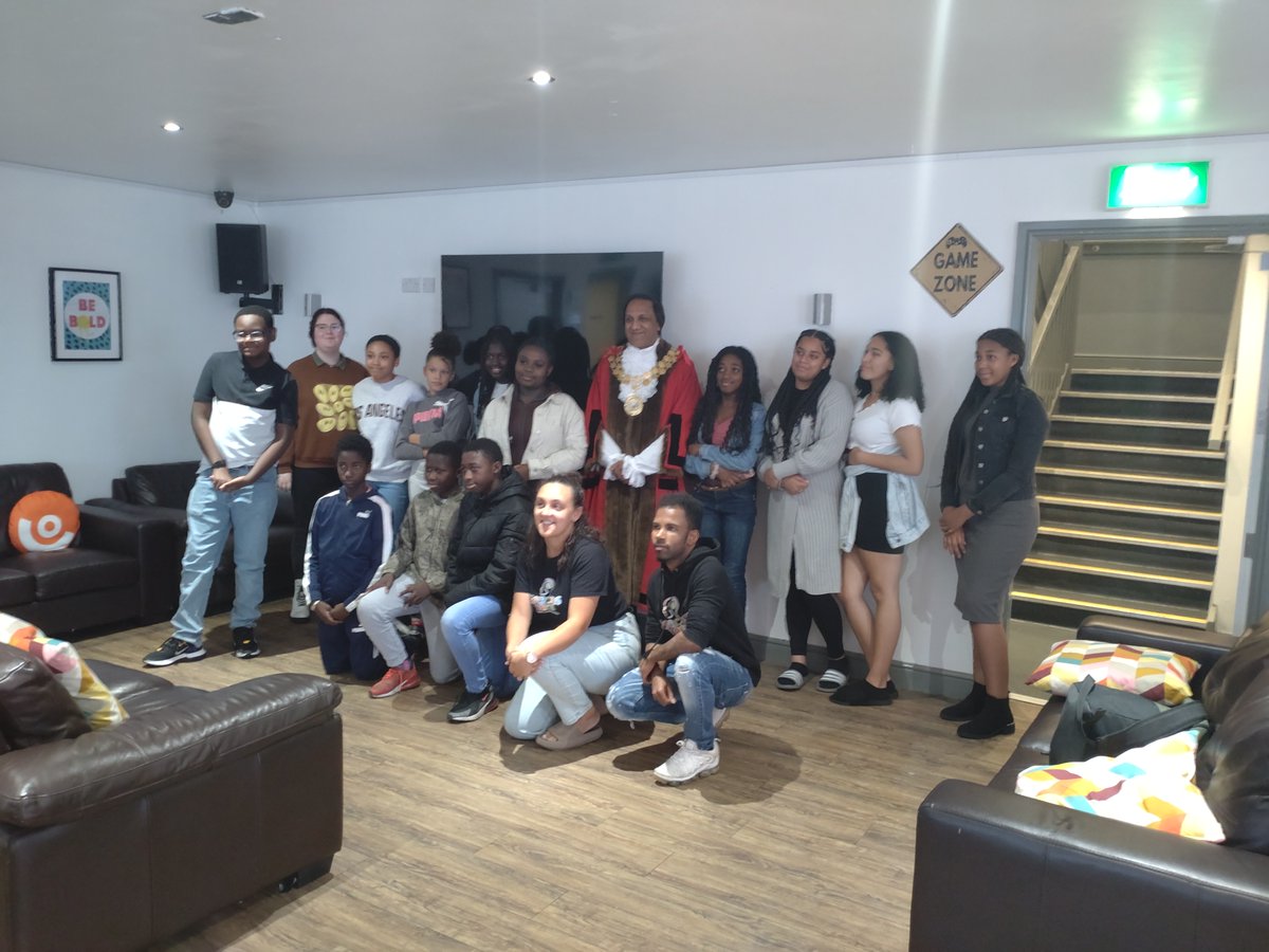 SamAtkinson6's tweet photo. Session went really well today and it was good to work with @Cyouthcic  Youth and Serena, Theo and Tania. Also a big thank you to Luc from the Active Citizens team at Kirklees. Our mayor Mahsood very kindly got involved with the activities including 'Show me the Money' https://t.co/FkEbtEUeQz