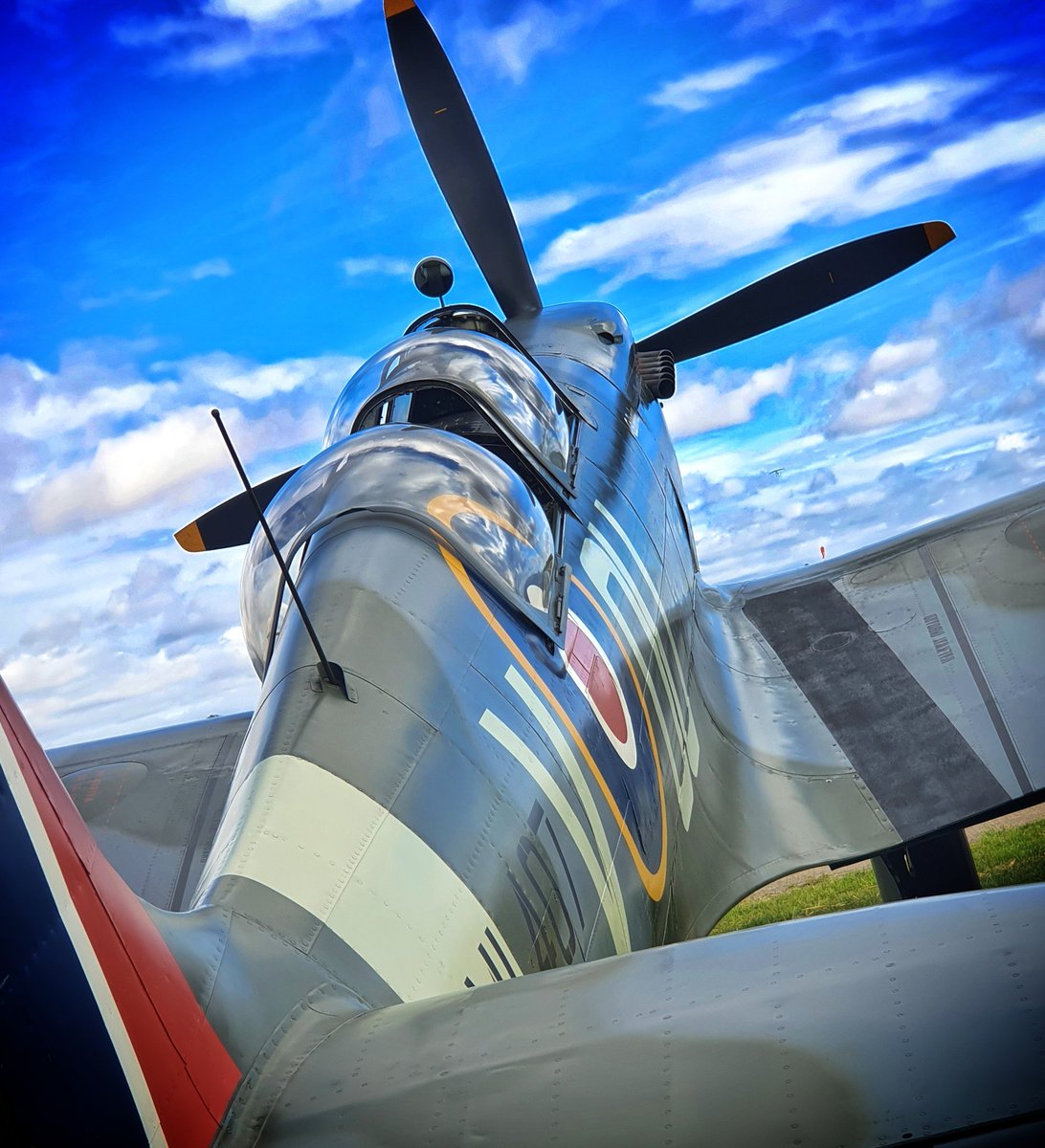 andy_durst's tweet photo. Absolutely love this old girl
#ml407 #spitfire #warbirdflights #flying #sywell #gracespitfire #warbird #aviation #dday #veteran #avgeek #pilot https://t.co/soIveQPIIa