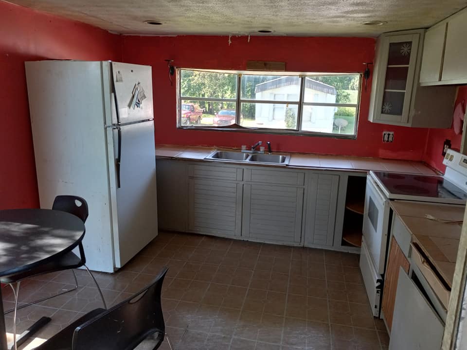 Two bedroom one bath comes with stove refrigerator washer dryer rents for $500 a month located in Livermore, Kentucky at Meadowlark Estate trailer park