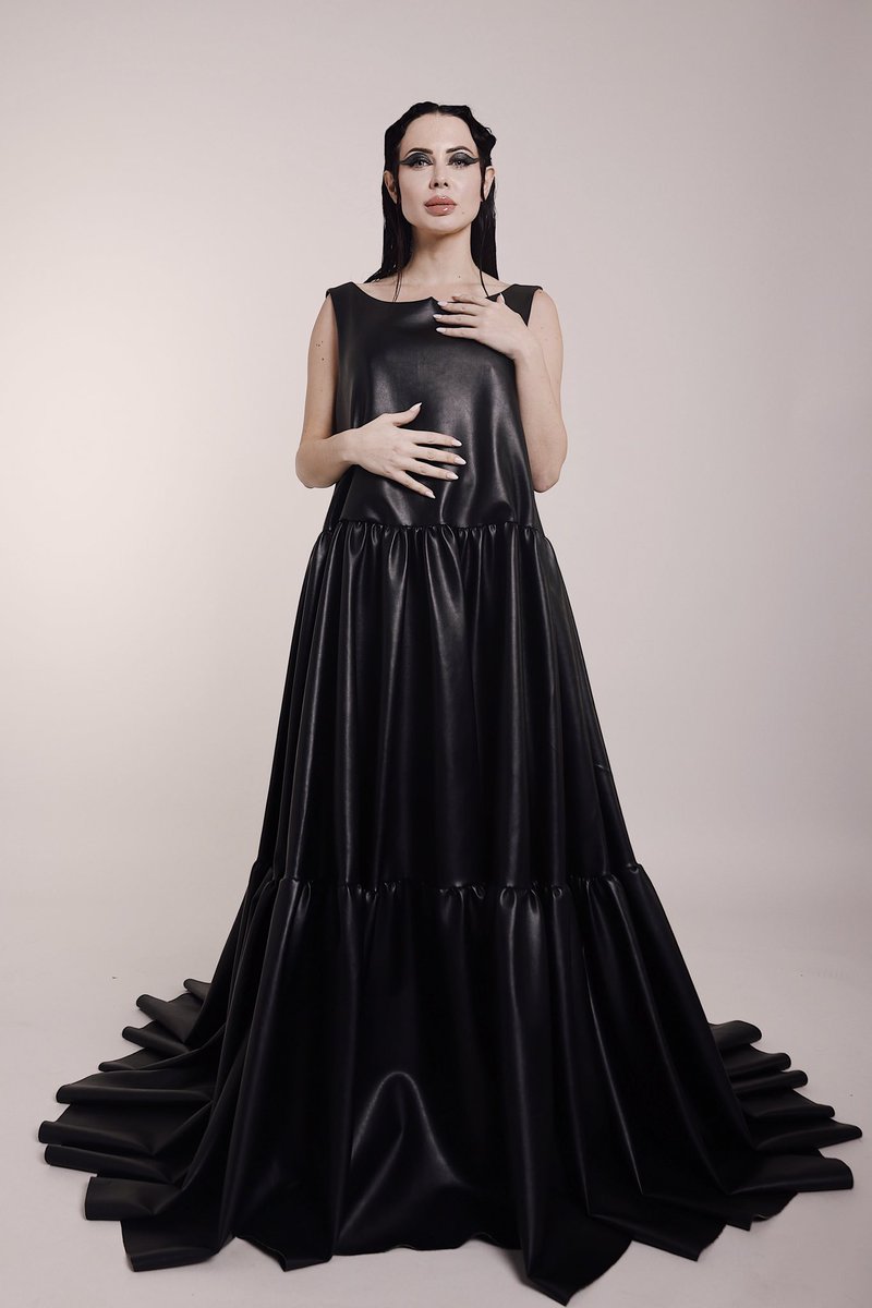 MaisonMesa's tweet photo. Fashion Editorial &amp; Interview For @neo2_magazine Print &amp; Online Julio/Agosto 2022

Wardrobe: @maisonmesa
Modelo: @mahimasegosaoficial
Fotografía &amp; Estilismo: @mers.studio

#maisonmesa #neo2magazine #fashioneditorial #couture #fandelamodaespañola #madeinspain https://t.co/yheNM9vY9h