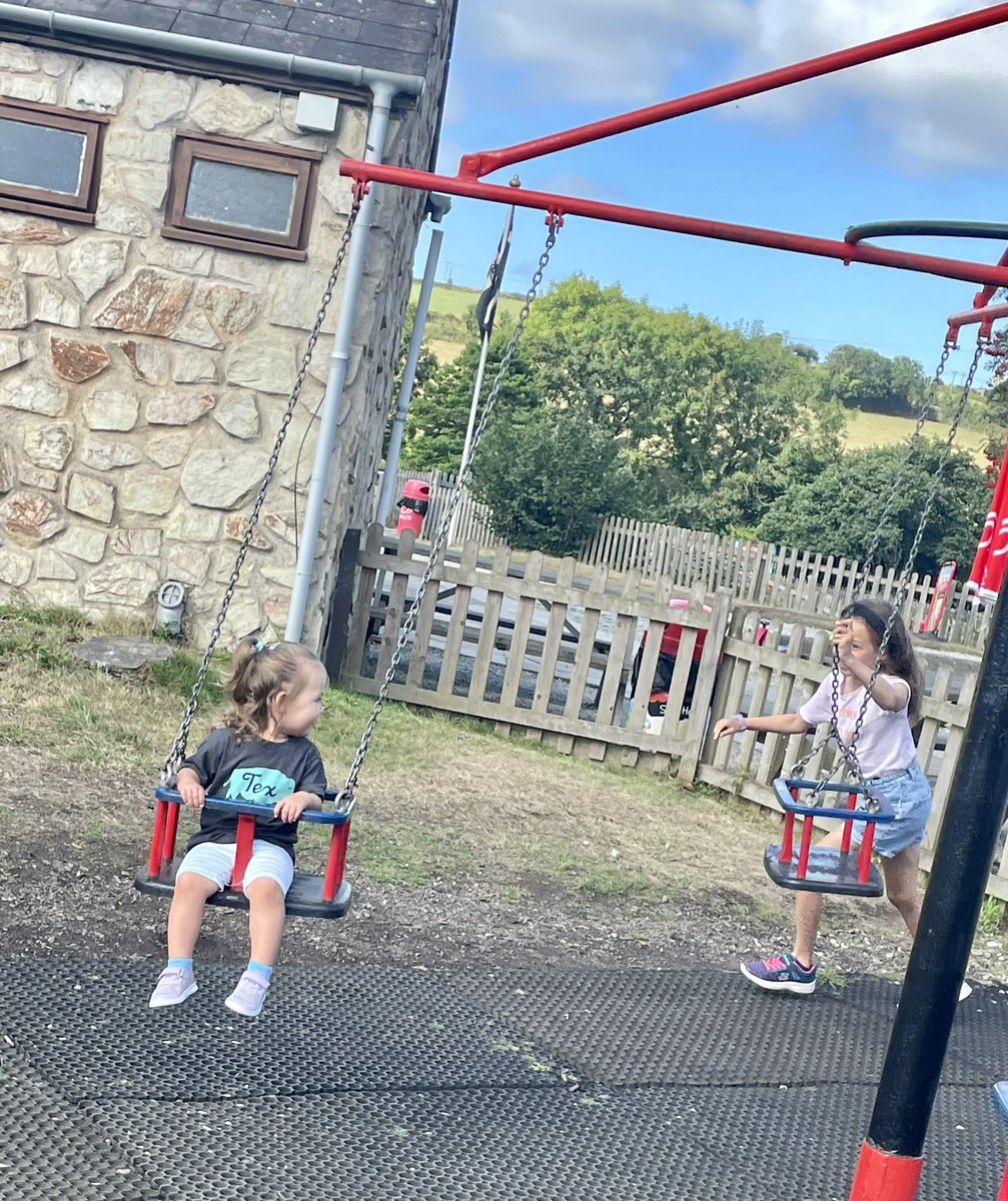 After finishing a run of 4 gruelling night shifts this morning it was nice to enjoy the sun at lappa valley with liv whilst my brother and his family are visiting 😍… will sleep well tonight 😴