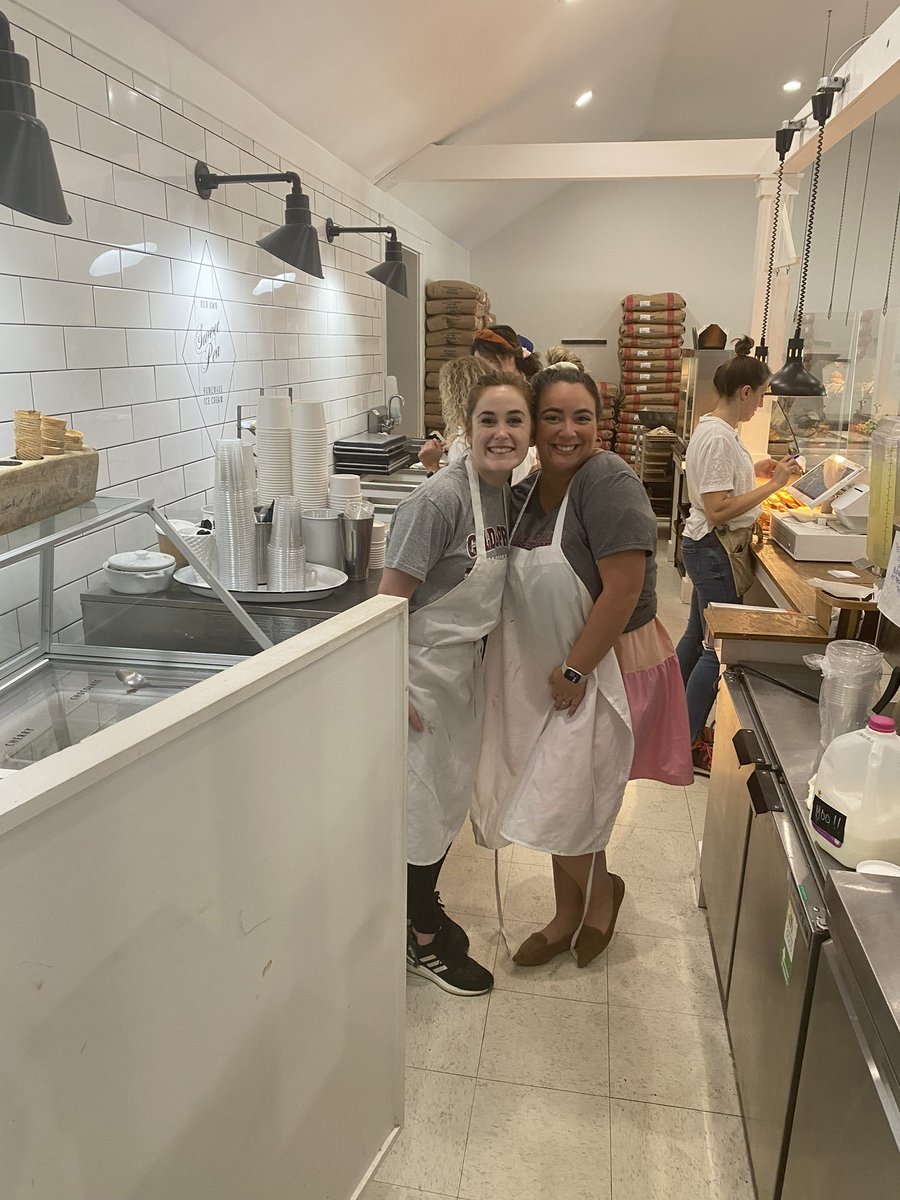 Miranda Van Houten tweet media