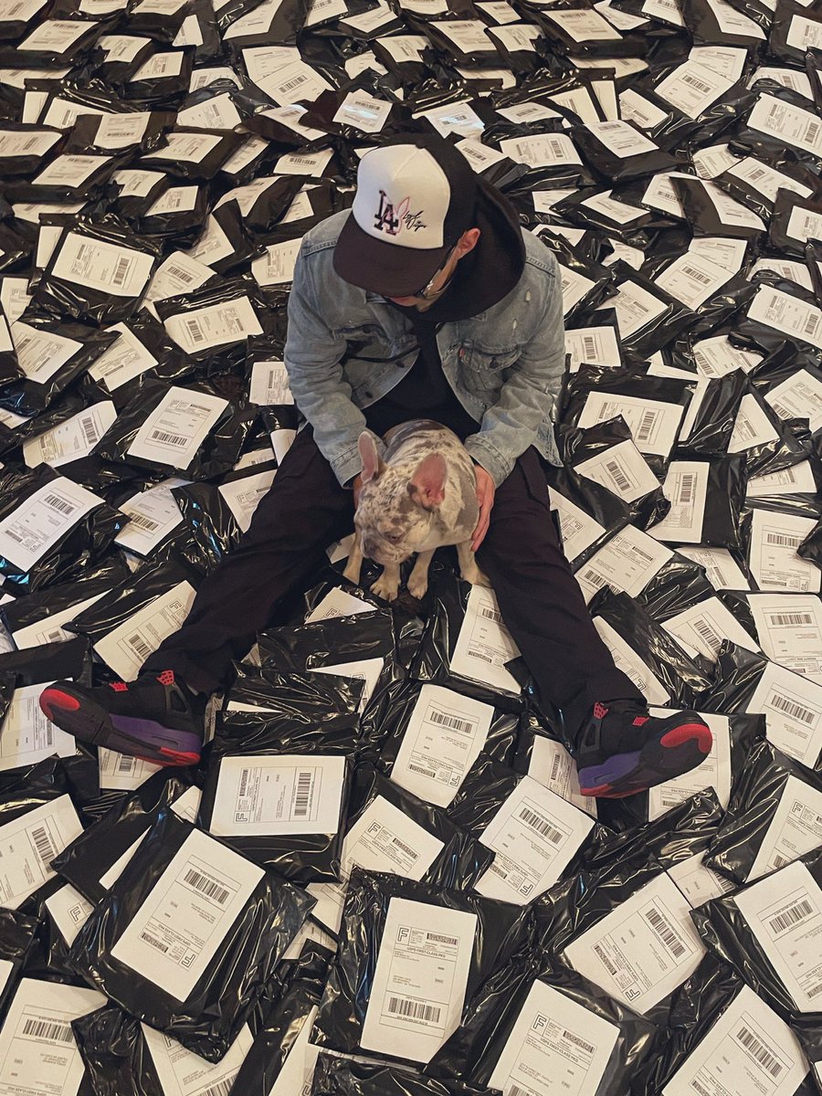 mariosrevenge_'s tweet photo. went from dropping off 1-2 packages at the post office to dropping off boxes &amp; trash bags full of em. God is great ! 💙 https://t.co/oVKFyK8F6j