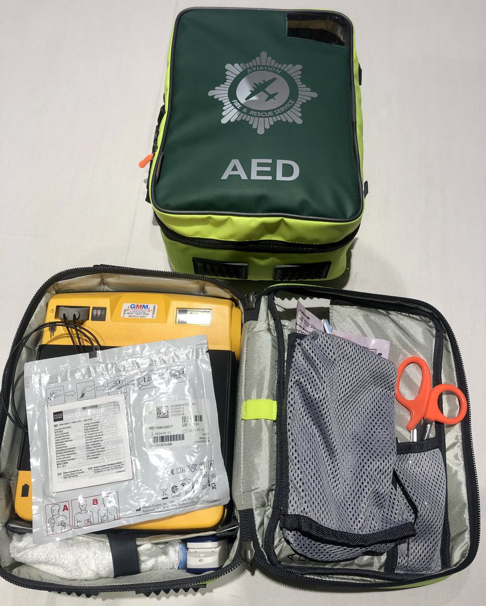 AviationFRS's tweet photo. #showandtell 🚒 AED
We operate 3x matching Lifepak 1000 Automated External Defibrillators, spread across our vehicles. 

We believe in standardisation of kit and contents across all of our equipment. 

#earlycpr #earlydefibrillation #FTACC #RTACC #ATACC https://t.co/Sb98CKGHZO