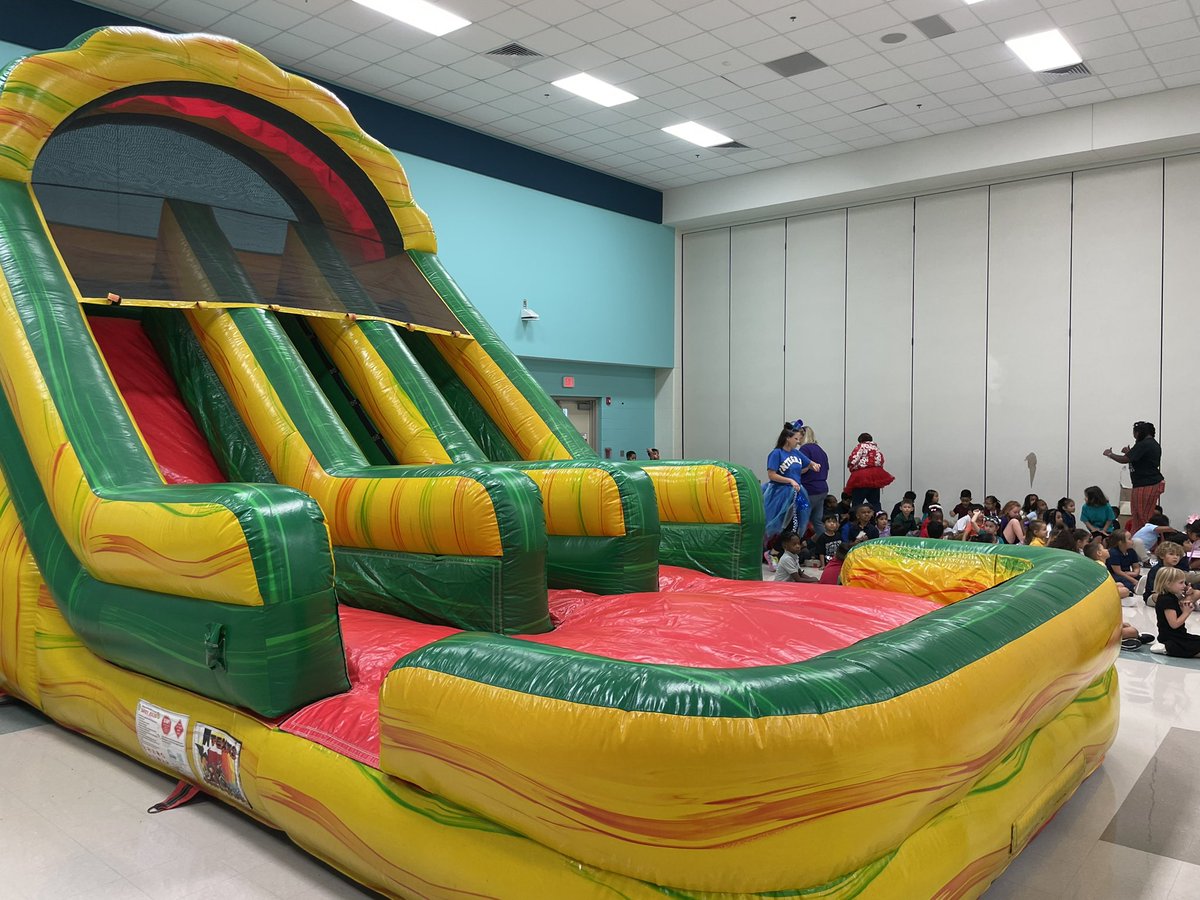 LamarCISD's tweet photo. Oh boy! It looks like @Dr_RNivens made it to @AES_Jags just in time for the last leg of Slide Day! 🥳

Like many of our campuses, our Jaguars follow Ron Clark’s house system and TODAY they get assigned to their different houses! 

🔴🟢🟡🟣🔵 https://t.co/xu0Zq9qfad