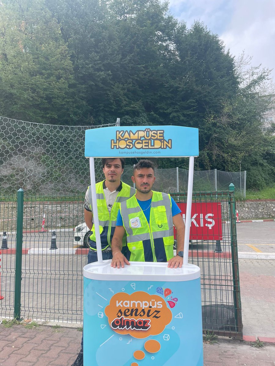 kampusehosgeldi's tweet photo. Bugün, Zonguldak Bülent Ecevit Üniversitesi’nde Kampüse Hoş Geldin stantlarımıza gelen arkadaşlarımızla beraberdik 🚀

Üniversiteye kayıt heyecanına ortak olmak İçin yanındayız😎🏫✨ #KampüsSensizOlmaz https://t.co/xrSahJjvKo