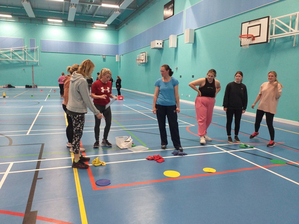 evelynhart20's tweet photo. Back @StrathSport working with @StrathEdu #StrathPGDE Teams 4&1. Great effort, lots of discussion on developing the whole child in PE. Looking forward to visiting you in schools. Final handoverβ
@GaynorMiller3 wishing you lots of luck and as much joy as I've had over my 7 yrs π https://t.co/3KxWz8ymeN