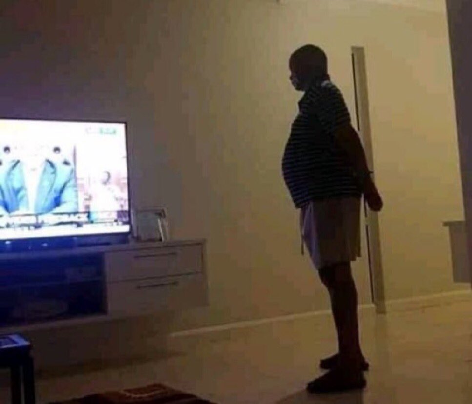 RealDjLennon1's tweet photo. Lwasa watching Spice's tape measure video😂😂😂 https://t.co/wGA1gVgkKb
