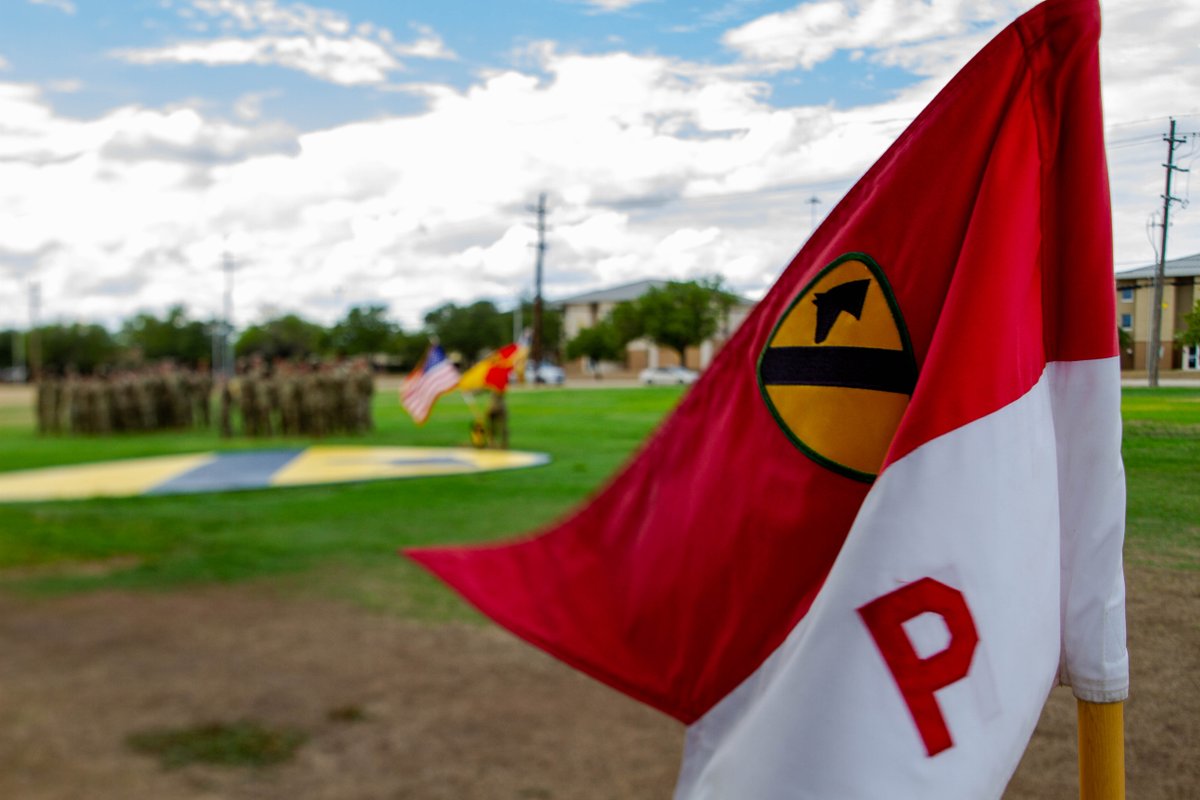 1stCavalryDiv's tweet photo. In case you missed it! Brig. Gen. Steven Carpenter, our deputy commanding general for maneuver, led the ceremony as 81 Troopers received their #BigYellowPatch, yesterday.
Check out the link below for more photos.
https://t.co/WgJ8LKkhk6
#WeAreTheCav | #LiveTheLegend https://t.co/Z40I8svtND