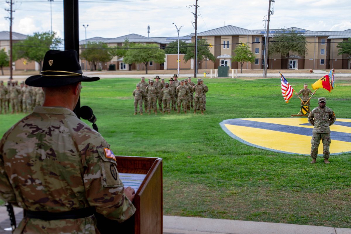1stCavalryDiv's tweet photo. In case you missed it! Brig. Gen. Steven Carpenter, our deputy commanding general for maneuver, led the ceremony as 81 Troopers received their #BigYellowPatch, yesterday.
Check out the link below for more photos.
https://t.co/WgJ8LKkhk6
#WeAreTheCav | #LiveTheLegend https://t.co/Z40I8svtND