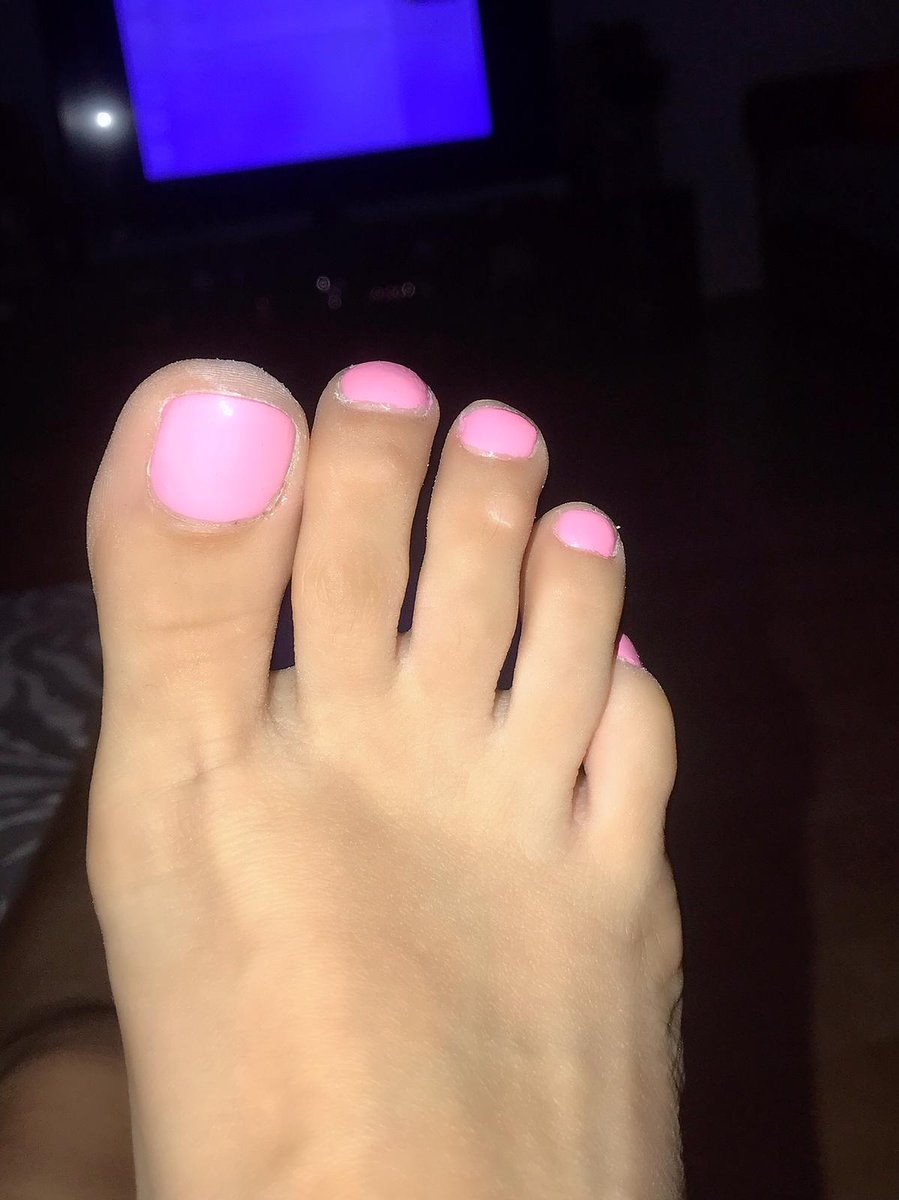 ERIKASexy33's tweet photo. Lick, suck, or sniff?

Click that link in the comments/bio and let me know 

Feet • foot • cute toes • foot fetish • feetish • femdomme • goddess • heels • tribute • selling content • toes • soles • cute feet • feet fetish • footjob • https://t.co/02cNKJn6kX