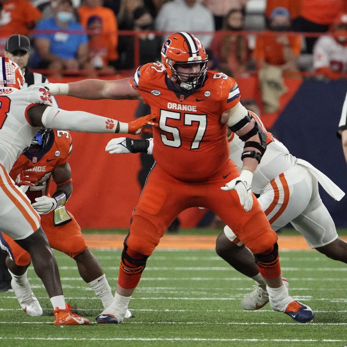 Congrats to OL Dakota Davis, the <a href="/CuseFootball/">Syracuse Football</a> nominee for the 2022 #CampbellTrophy! 🍊 
bit.ly/2SjTchv @CoachBabersCuse
