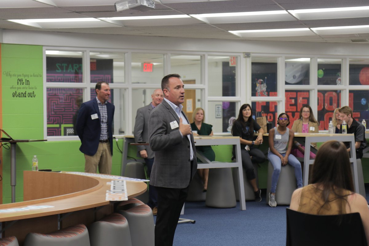HilliardSchools's tweet photo. Thanks again to the leaders from the @awscloud Inclusion & Outreach Global Team who spent the day in our Innovation Campus.
AWS InCommunities has helped build & support 17 Think Big Spaces, where students can cultivate their interests outside of a typical classroom environment https://t.co/mX9s4NM4hp