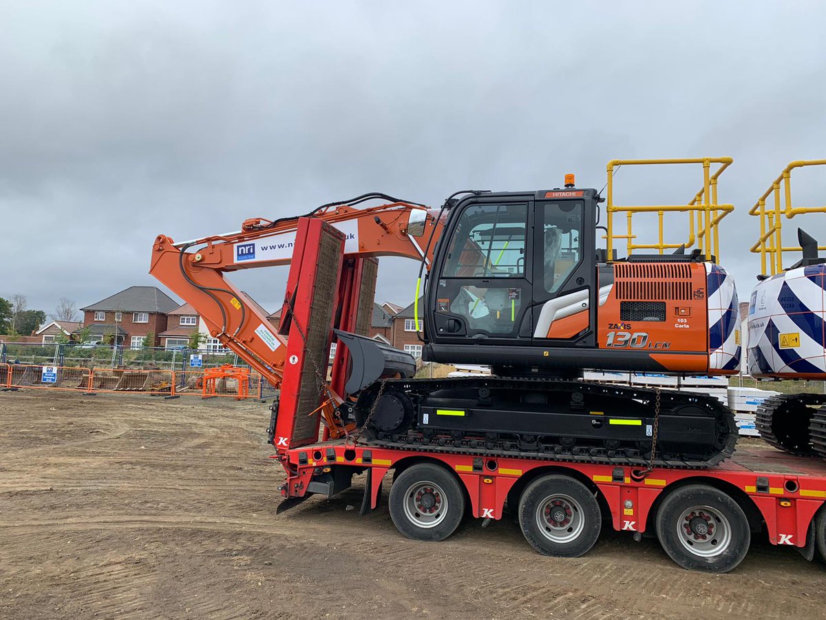 NRICivils's tweet photo. Our new Hitachi machines rolling in at our new site for Mulberry Homes :) #construction #groundworks https://t.co/mSh5ZXA7hb