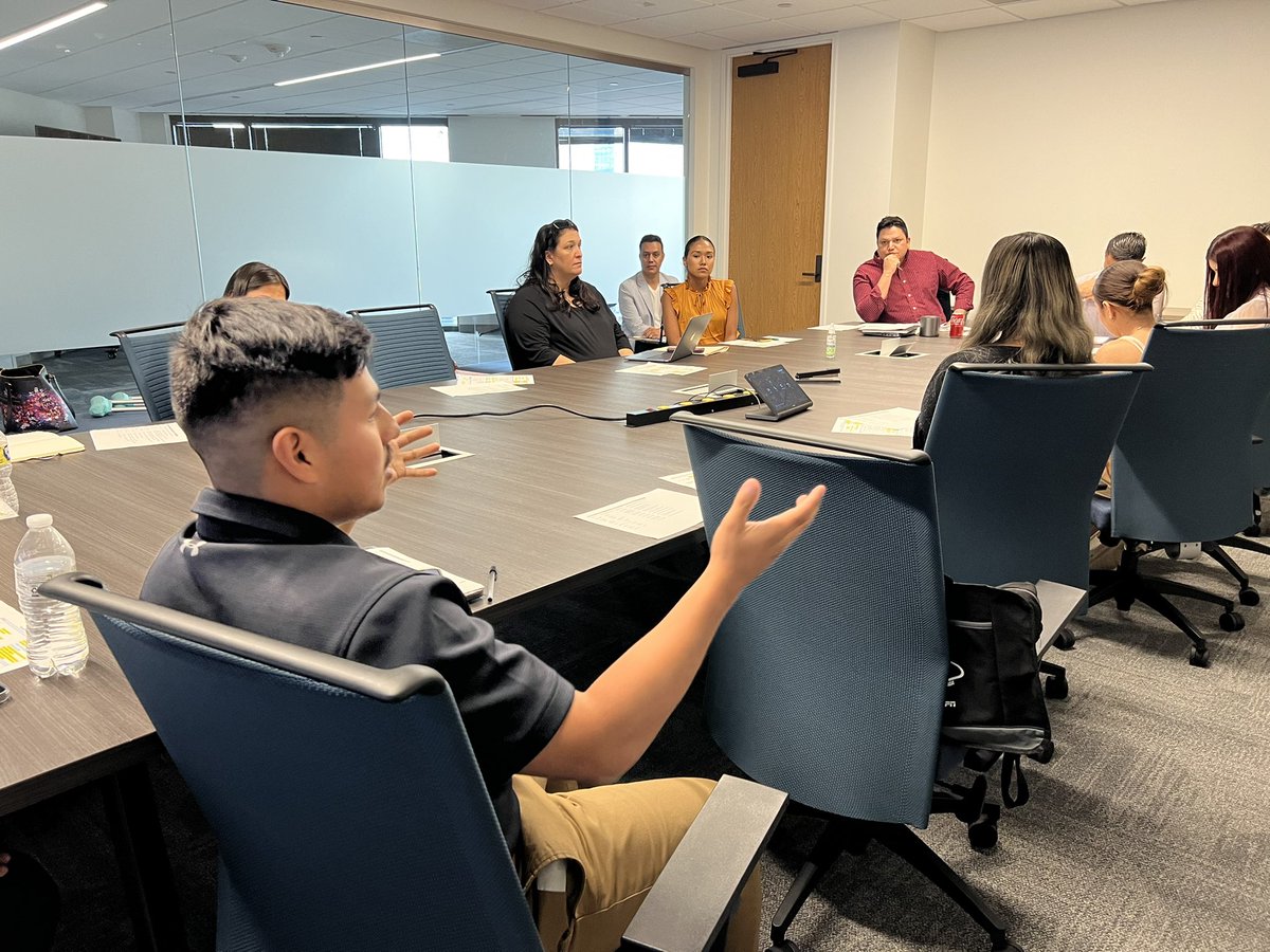 JRodMedia's tweet photo. After a long pause due to the #pandemic, #ProyectoU at @Univision23DFW is back! @UTANewsSpanish @utacomm @MediaArts_UNT @MaybornUNT working together to have #MoreLatinosInNews @NAHJ @spj_tweets @SPJDiversity https://t.co/NwRp3iivdd