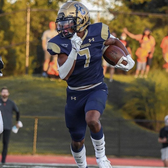 gcfootball's tweet photo. Ok the uni combo is Blue on Blue 😤
#NJvsMD
@SJRFB vs @gcfootball
#instantclassic
#OpeningNightLive
#OverflowCroud
#uniswag
@UAFootball
@FloFootball https://t.co/gxaHMtqUvG