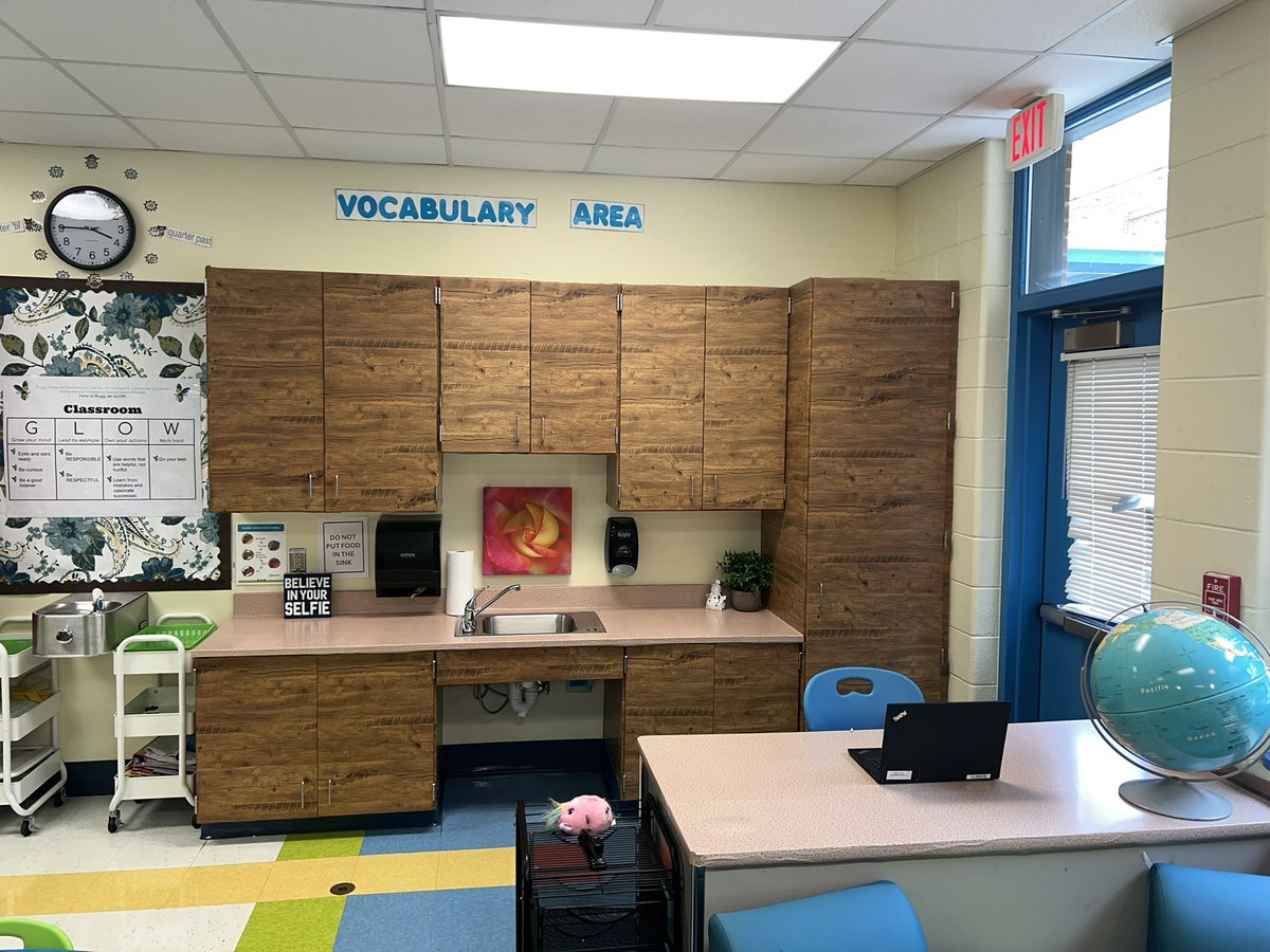 Dbennett2D's tweet photo. Before …..and …..After WELCOME To your 2nd HOME 👶🏽 kiddos #MaleTeachersRock https://t.co/7idNruwZCy