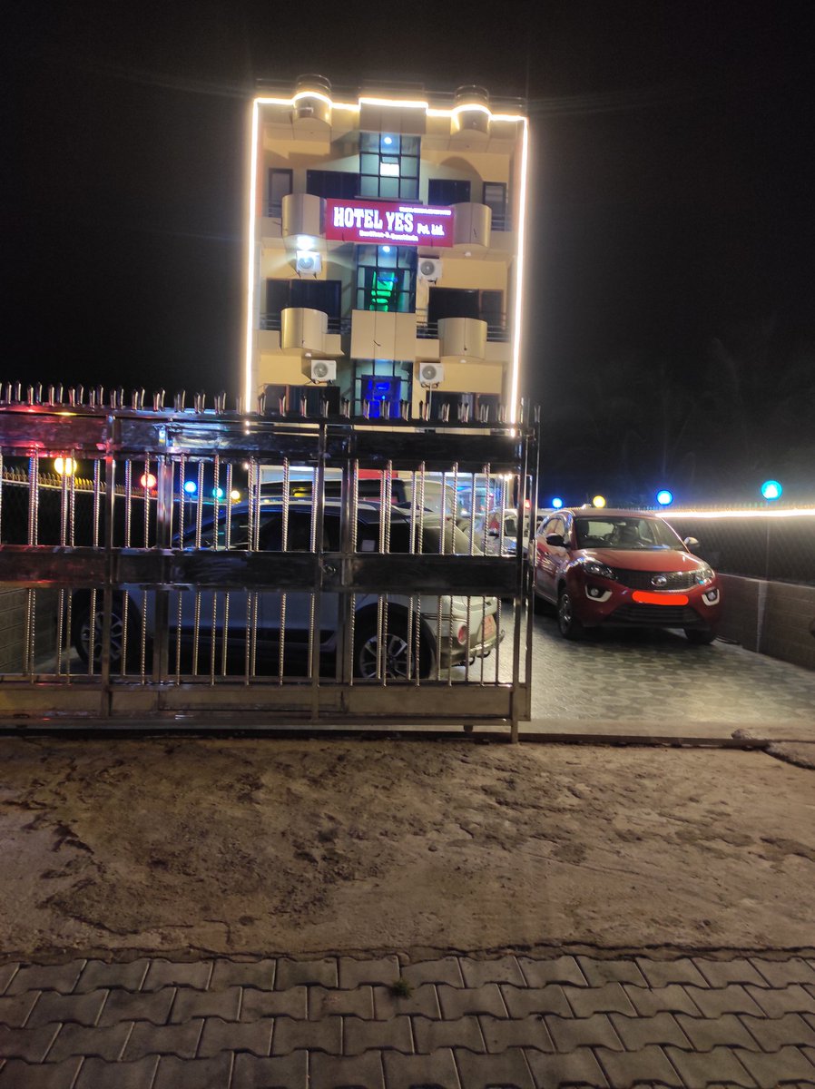 Hotelyes1's tweet photo. बर्दिवासमा बास बस्ने प्लान गर्दै हुनुहुन्छ भने होटल यस तपाइहरुको उत्कृष्ट बसाइको छनोट हुन सक्छ कृपया एकपटक सेवा गर्ने अवसर दिनुहोला । 

#HotelInBardibas #BesthotelinBardibas  #yesHotel #bardibas 
#economy_hotel_in_bardibas 
#family_room_hotel_in_bardibas https://t.co/fWZGXLhSlW