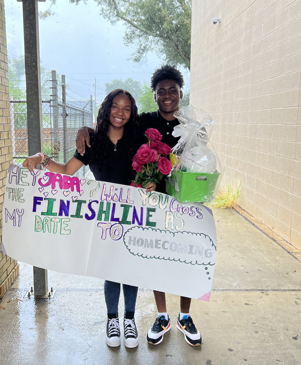 Our Senior DB Isaiah raising the bar not only on the field but off the field as well setting a example on how to ask a young lady to homecoming. #NoExcuses #GoGators
