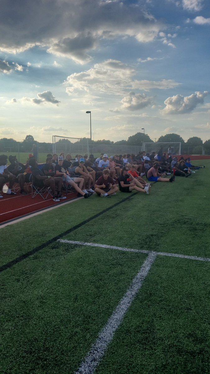 Mansfield High School (@high_mansfield) on Twitter photo JV B TEAM showing up for GAME DAYπ₯π₯. 29-0 with 2 minutes left!
 VARSITY boys came out to support!! JV B TEAM showing up for GAME DAYπ₯π₯. 29-0 with 2 minutes left!
 VARSITY boys came out to support!!