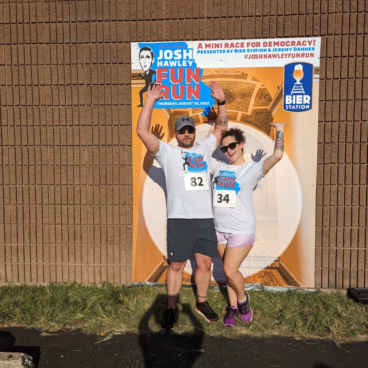 knifethrowing's tweet photo. At the @SenHawleyPress First Annual #JoshHawleyFunRun at @BierStation supporting causes he especially hates, like #PlannedParenthood, gun control, #LGBTQ+ and the environment. Smashing the Patriarchy out of spite. @StephenAtHome @colbertlateshow You should be here! https://t.co/7vMCpSG7gF