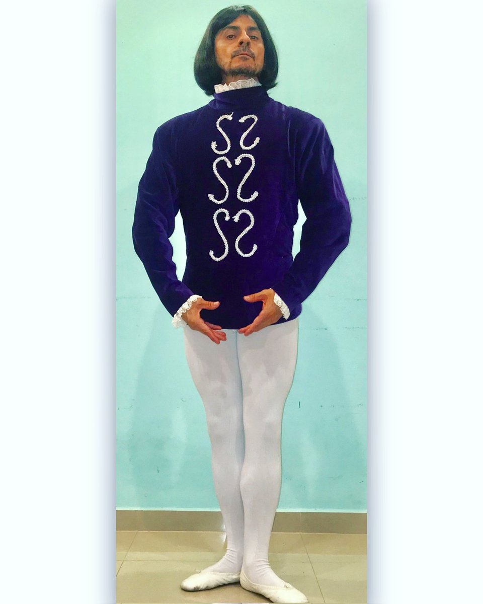 pepesuarezactor's tweet photo. Con ustedes, "El primer bailarín de la compañía rusa de Tepalcatitlán Perestroika de Canadá, el naucalpense Aquiles Baeza Larga". 👯♂️
ㅤ
#FelizJueves #PepeSuarez #ActoresMexicanos #vidadeactor https://t.co/hE1GQkMRL5