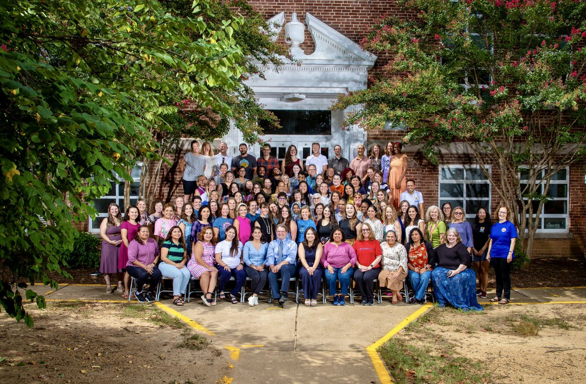 The Barrett Elementary School team of staff, teachers, administrators is looking forward to a wonderful year of learning with our students and families! #KWBPride #StaffPhoto #SchoolSpirit <a href="/CatherineHanAPS/">Catherine Han</a> #APSBack2School <a href="/APSVirginia/">Arlington Public Schools</a> <a href="/SuptDuran/">Francisco Durán, Ed.D.</a> @cdiaztorres240