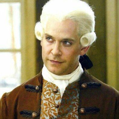 Happy birthday  to Tom Hollander aka Lord Cutler Beckett   