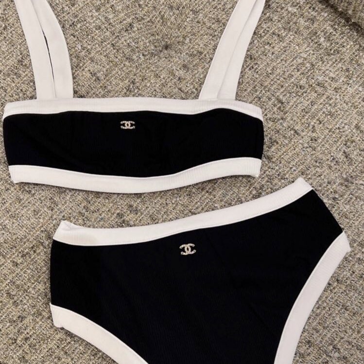 BabiesArt_'s tweet image. Chanel swim set SS22.