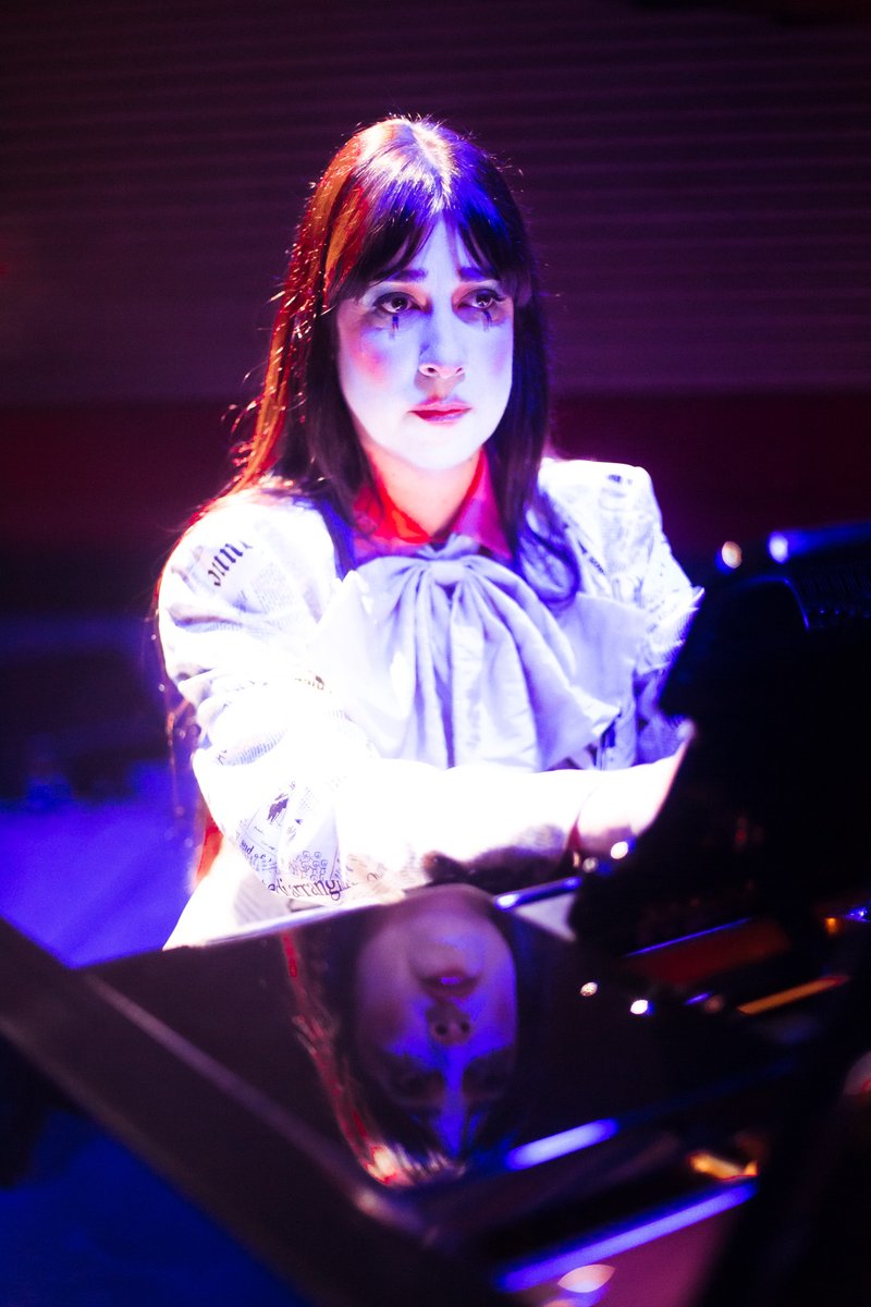 Over the moon to share a new single + video from @SarahMaryChads with you today. 'Only Bad Memories Last', live at Phoenix Central Park, out everywhere now.

youtube.com/watch?v=9z6Xaf…