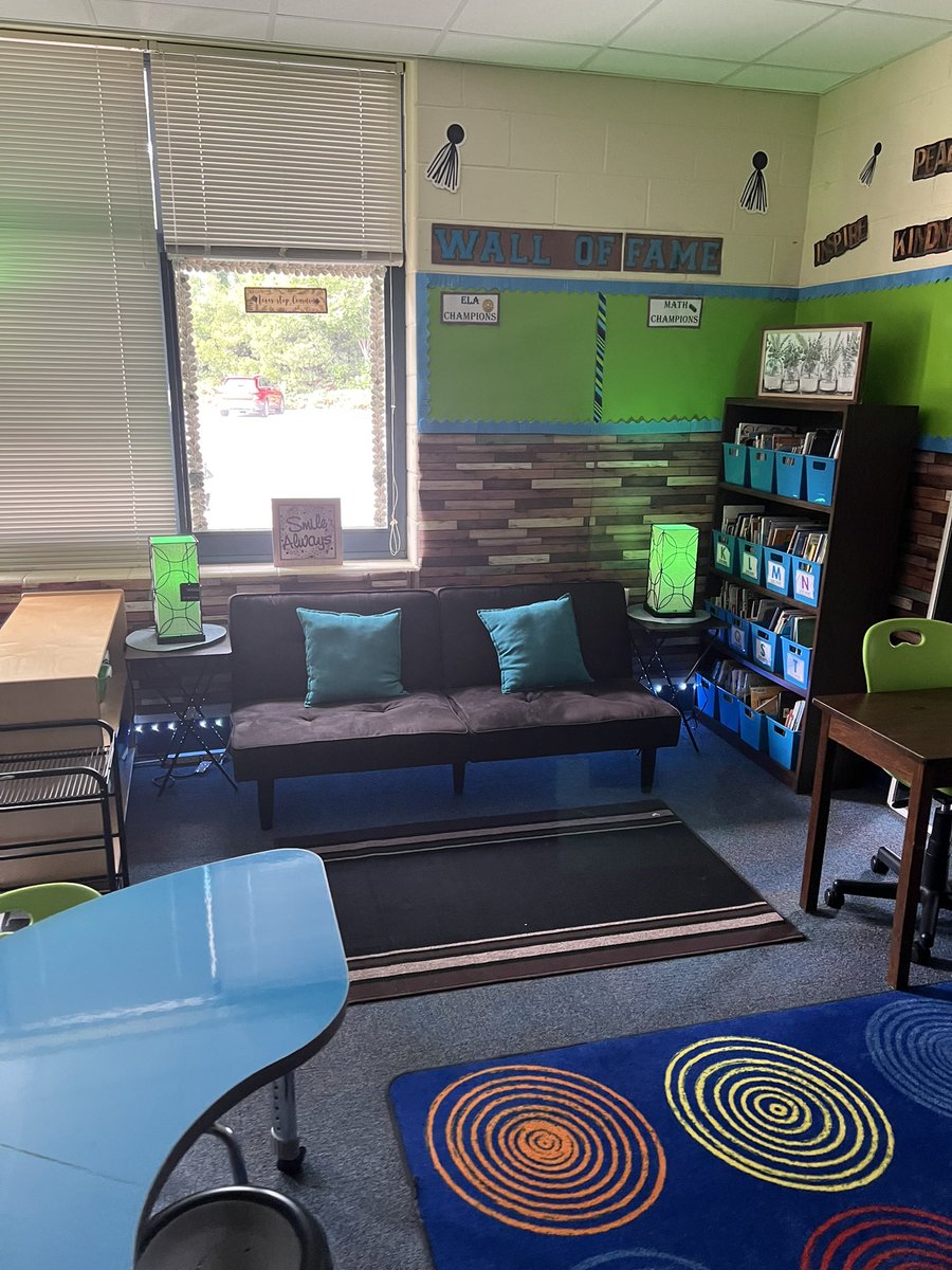Dbennett2D's tweet photo. #Year10 #MaleTeachersRock —- EXCITED and READY …Many think I’m Extra …. But I am Extraordinary Extra for my kids yep lol 😂 https://t.co/PjrscuJCfl