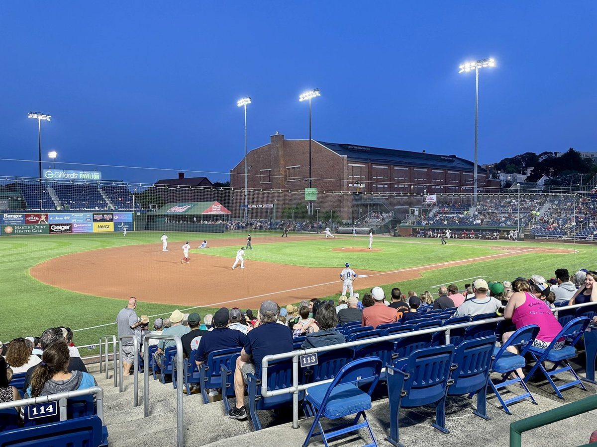 mustbefrontrow's tweet photo. This just happened at a @PortlandSeaDogs game. Child in next section opened a shaken soda bottle which sprayed everywhere. A passing team staff member walking by saw it and the fan received a replacement soda. Later someone came by to clean the mess. Wow! #fanexperience https://t.co/qw8FD877JV