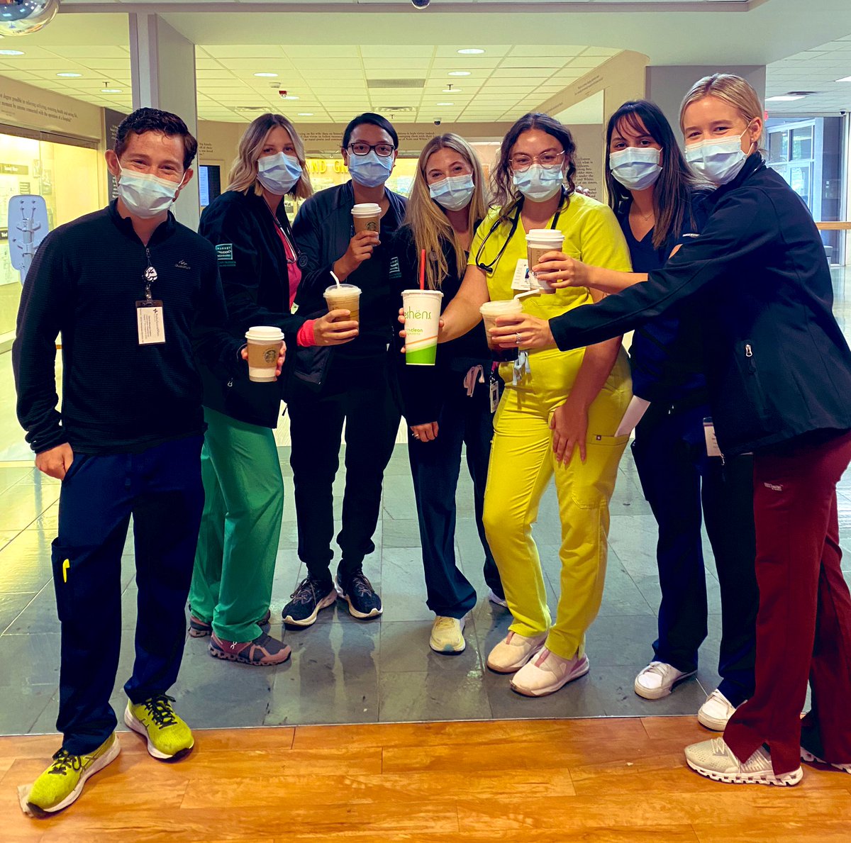 JHMontfort10's tweet photo. We are very proud to see the grow of our advanced ❤️ disease program @bswhealth_Templ mastering interdisciplinary transitions to ❤️ recovery/replacement and for the first time opening our day in the office to visiting APPs, residents and fellows from across the 🌎 including 🇲🇽 https://t.co/SIqHr7HqoI