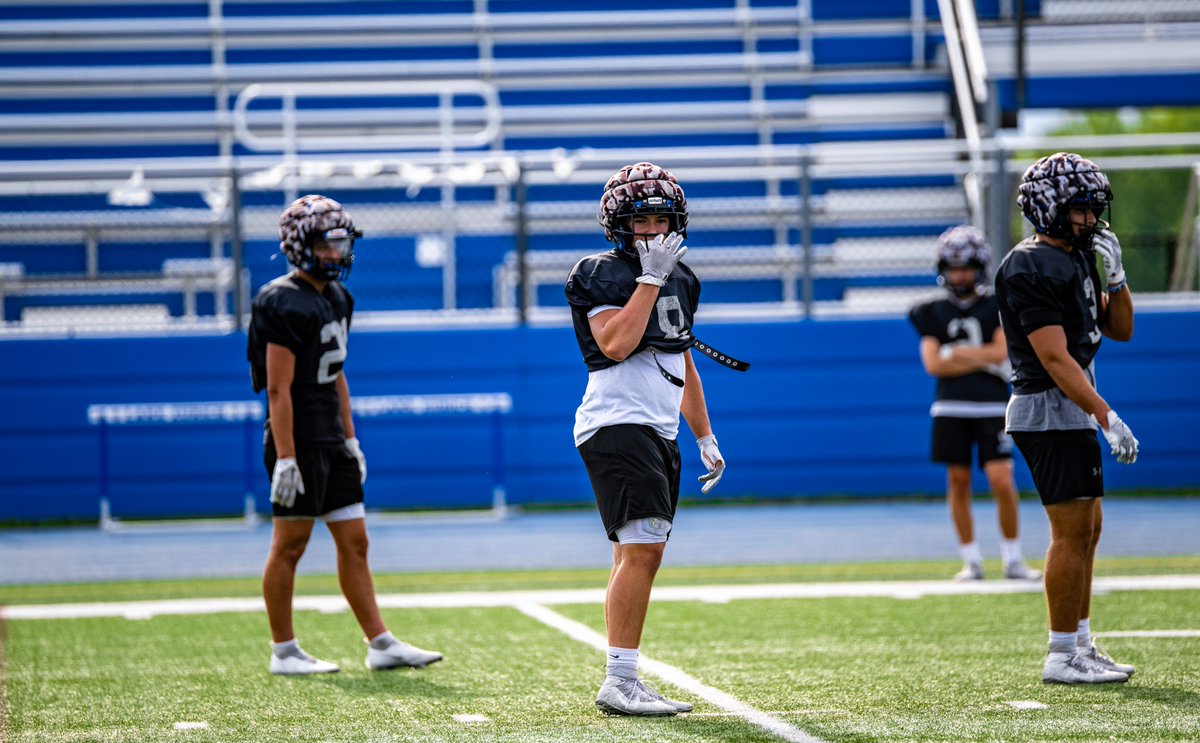 rcillessen's tweet photo. Gentlemen..In 24 hrs....we ride! Let's go!!! @LZHSFootball @coachplanz @cbarberisD95 @LZDCsummers @bartlett_coach https://t.co/caekzToq7D