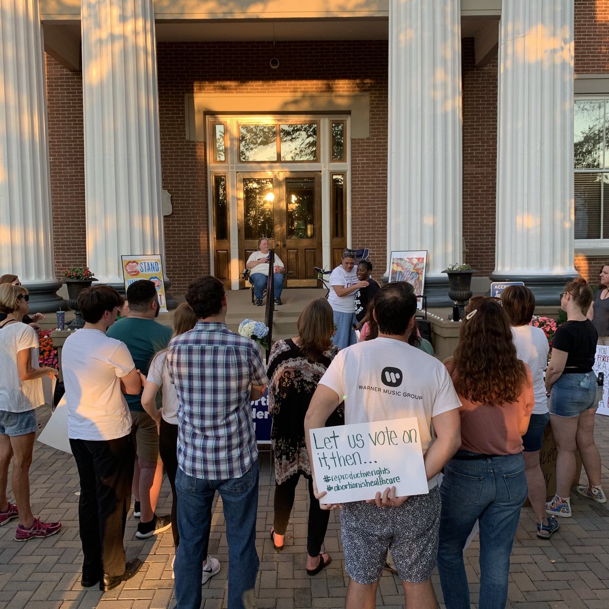 OccupyWallStNYC's tweet photo. Here in Murfreesboro Tennessee to support folks proclaiming that #AbortionIsHealthcare in the wake of the total ban that went into effect today in #Tennessee https://t.co/iPSt3sYY4T