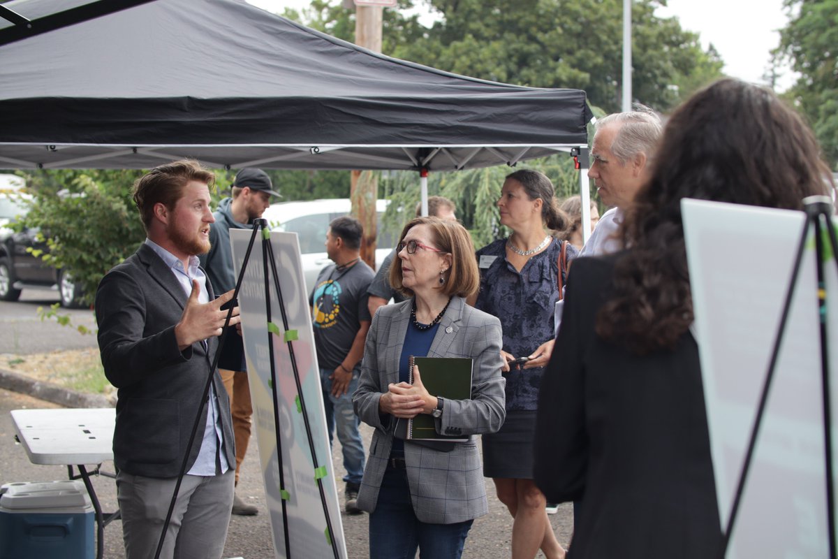CalebCoder's tweet image. Couple weeks ago we joined @SenJeffMerkley. @RonWyden, @OregonGovBrown, @EPAMichaelRegan, @dkafoury, and a host of other leaders in the same place we host our severe weather shelters. Grateful to share the challenges, successes, and tangible impact of this work.