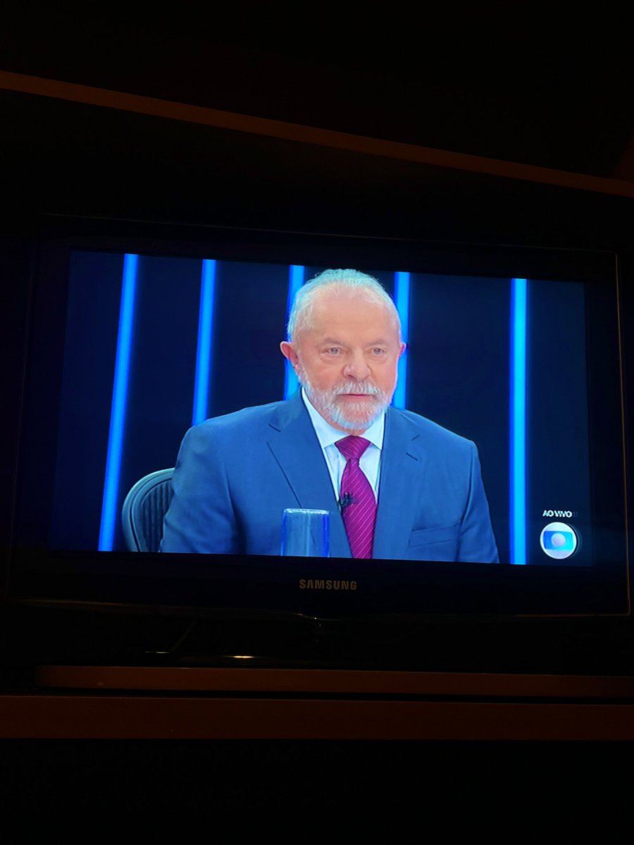 “Meu povo precisa voltar a comer um churrasquinho e tomar uma cervejinha”. Hahahahahahaha Ai Lulinha… 
MEU PRESIDENTE 💋🦑