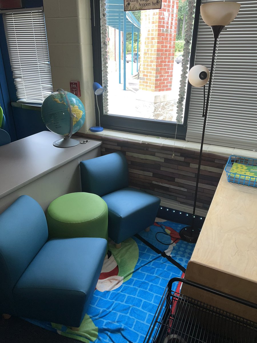 Dbennett2D's tweet photo. Reading is essential…… Today a Reader …Tomorrow a Leader #BetteratBugg #ReadingCorner #Year10 https://t.co/m3ZOYqsGwM