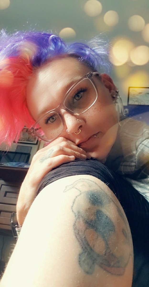 ToplessCannaKitty😽💨✌💚 tweet media