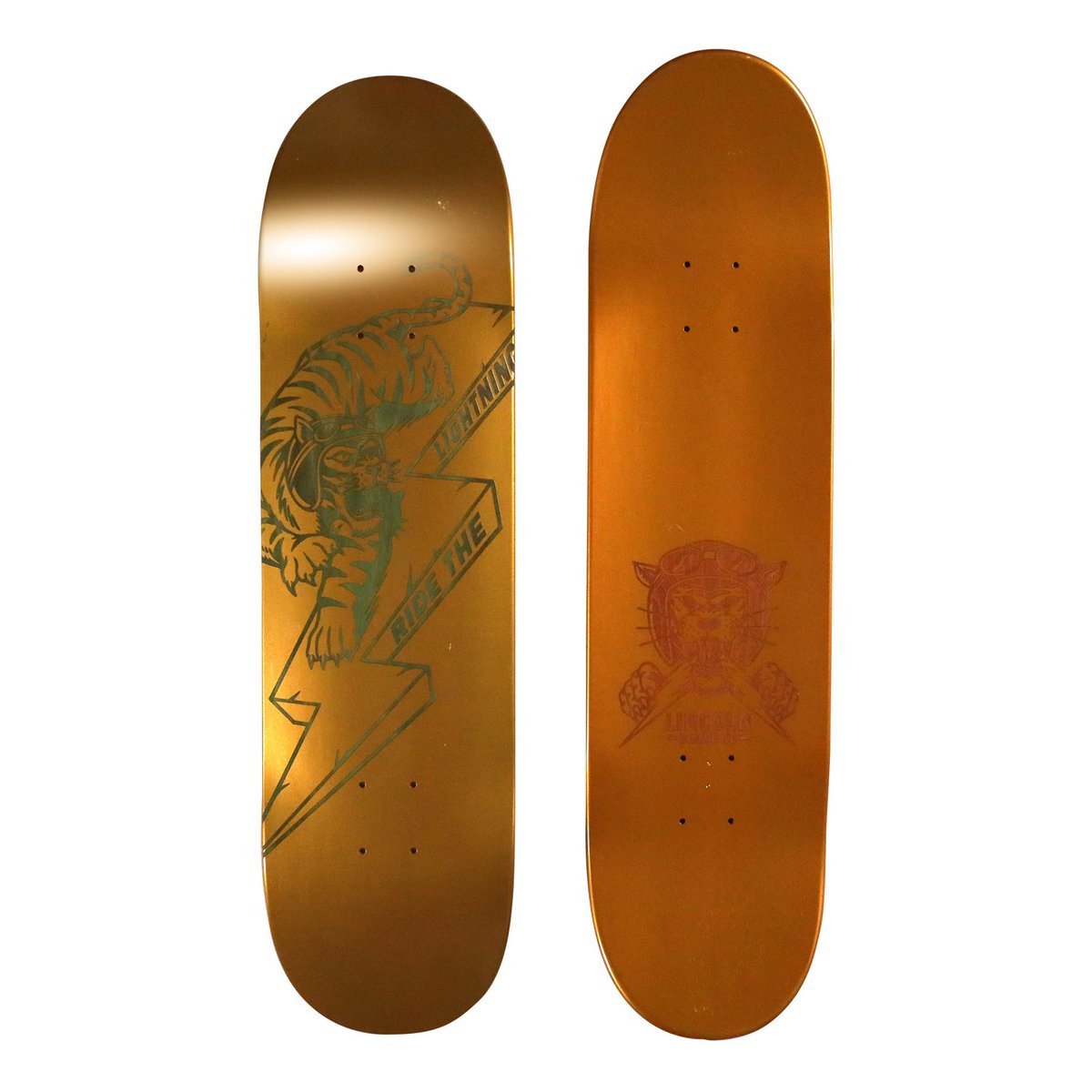 CCooperRE's tweet photo. I was on Lincoln Design Co's website looking for items to put in The Empty Vault's marketplace & stumbled onto the Gold Ride the Lightning Board.
Advertised as the "Limited Edition skateboard VeVe #NFT skateboard".
https://t.co/OPUcW7YZL2
#veve #TheEmptyVault #CannonCrisis https://t.co/meINGBBWsN