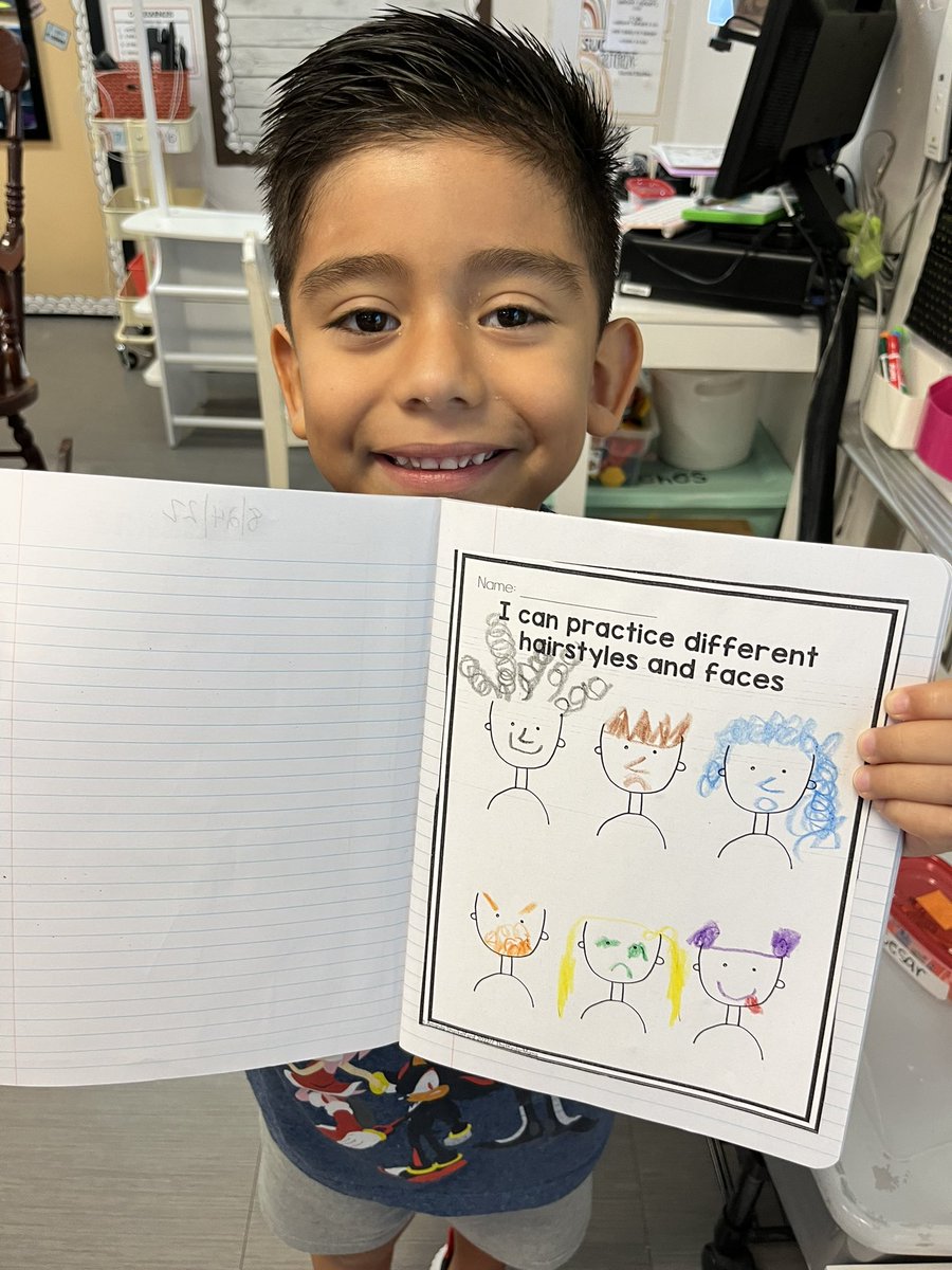 KellyLeonardLP's tweet photo. Working on our hairstyles and facial expressions! #chooseLp #LPE @lpisd https://t.co/nBVeQ02xem