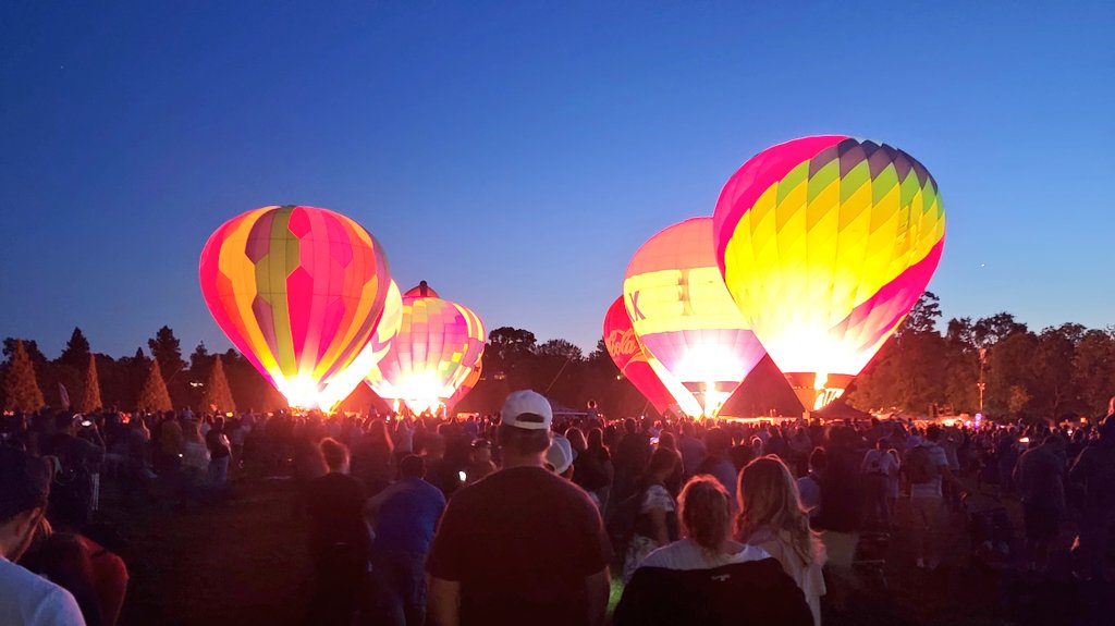 ServiceDogJuno's tweet photo. It's that time of year again.
Who's going to watch the Nite Glow Spectacular? Begins at 8:05, Friday night at Ann Morrison Park in Boise.
#spiritofboise #thisisboise #gooutlocal #familyfun https://t.co/pvoXylCZ56