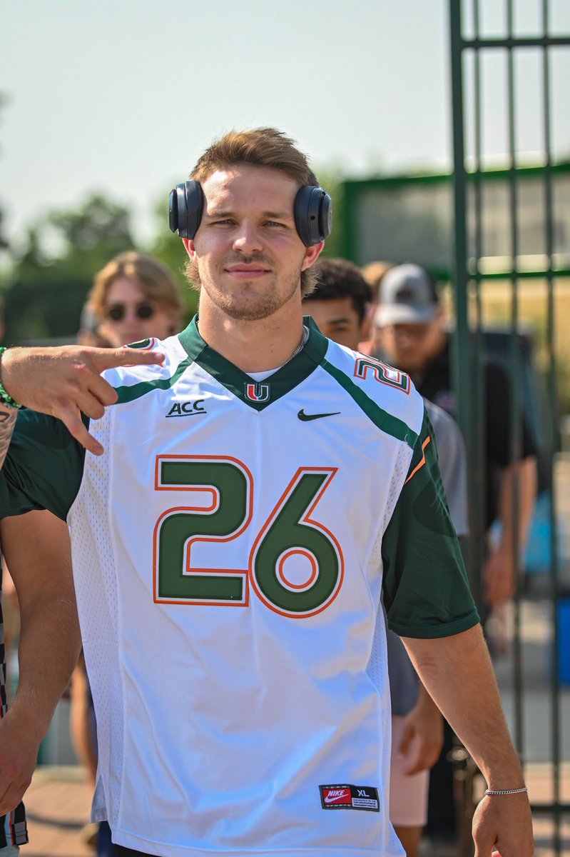 skhuskies's tweet photo. The entrance 😤

#HuskiePride | #PowerOfThePack https://t.co/NIBSV1P2ix