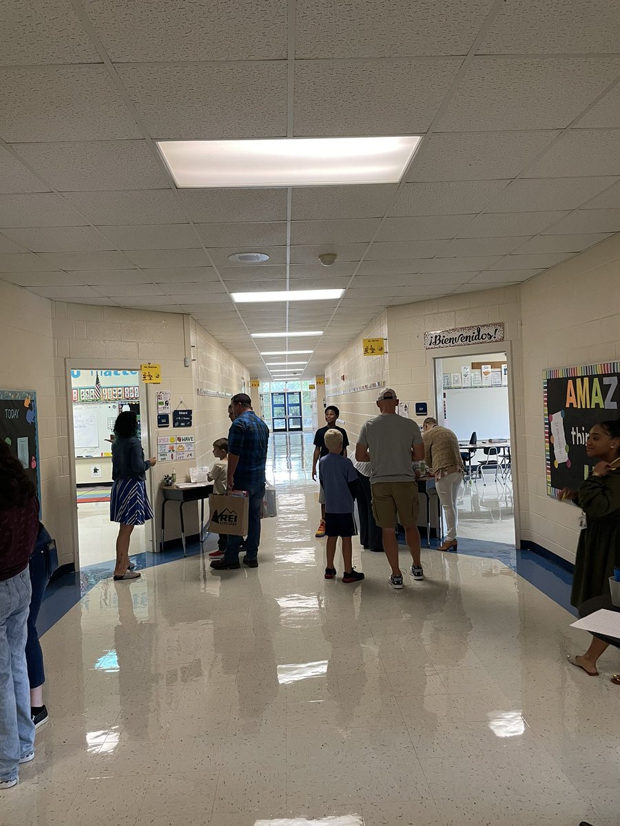 CSmithESL's tweet photo. Open House 22/23 @wmirvinelem was a huge success! @ShirmaStover #WeAreIrvin 💙💛🦅#WritingTheNextChapter https://t.co/UXH7dLzea0