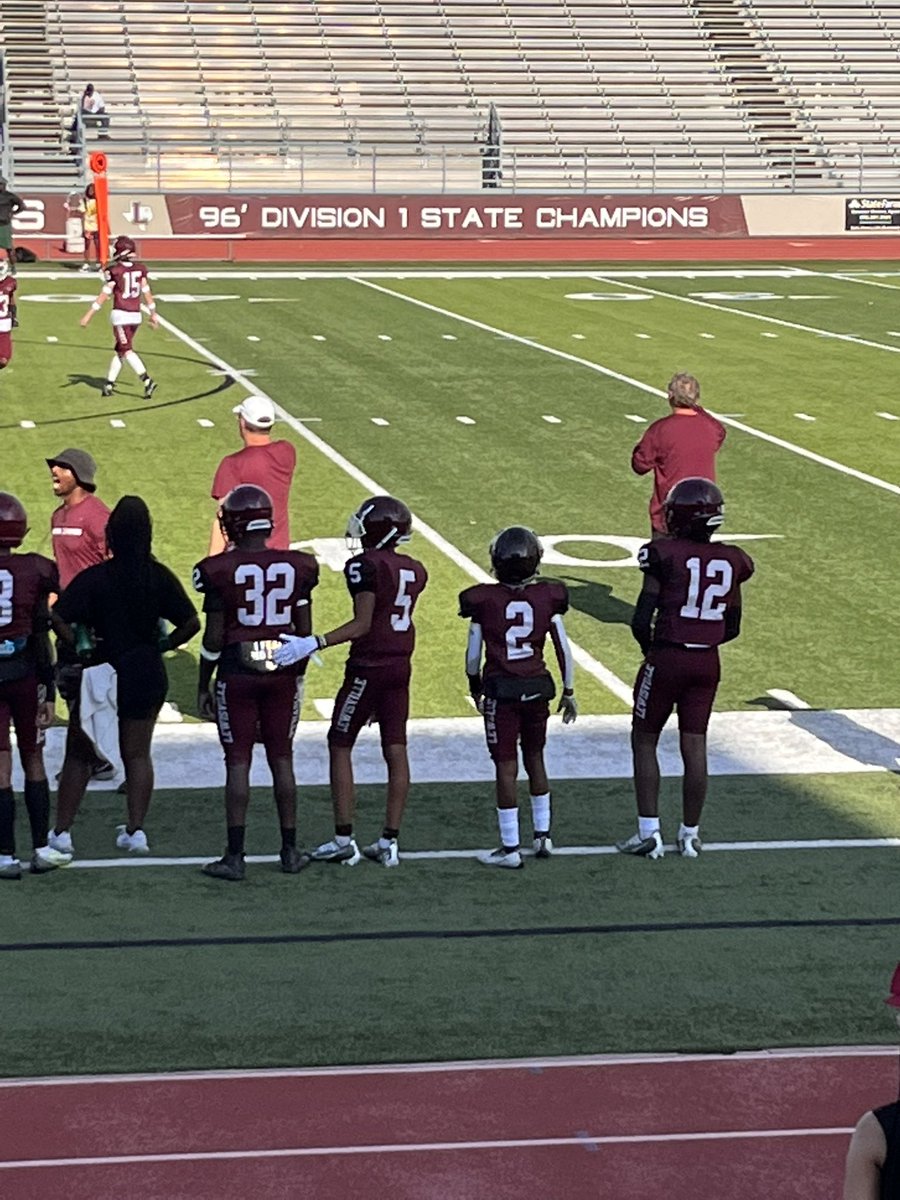 WilsonLashundra's tweet photo. Such an exciting time to be a Farmer! A new experience for me as a Farmer Mom!! Let’s go Freshmen Maroon!! #2ismyboy #letsgoFarmers #FarmerPride #GoTrent https://t.co/9MmzGHGMGm