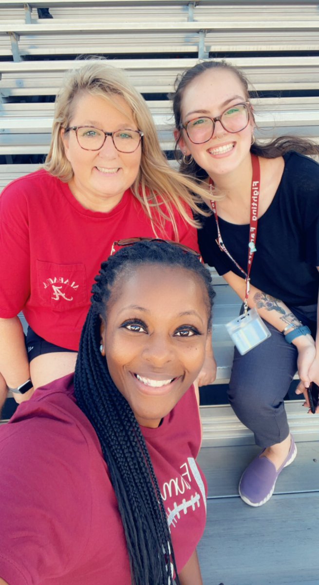 WilsonLashundra's tweet photo. Such an exciting time to be a Farmer! A new experience for me as a Farmer Mom!! Let’s go Freshmen Maroon!! #2ismyboy #letsgoFarmers #FarmerPride #GoTrent https://t.co/9MmzGHGMGm
