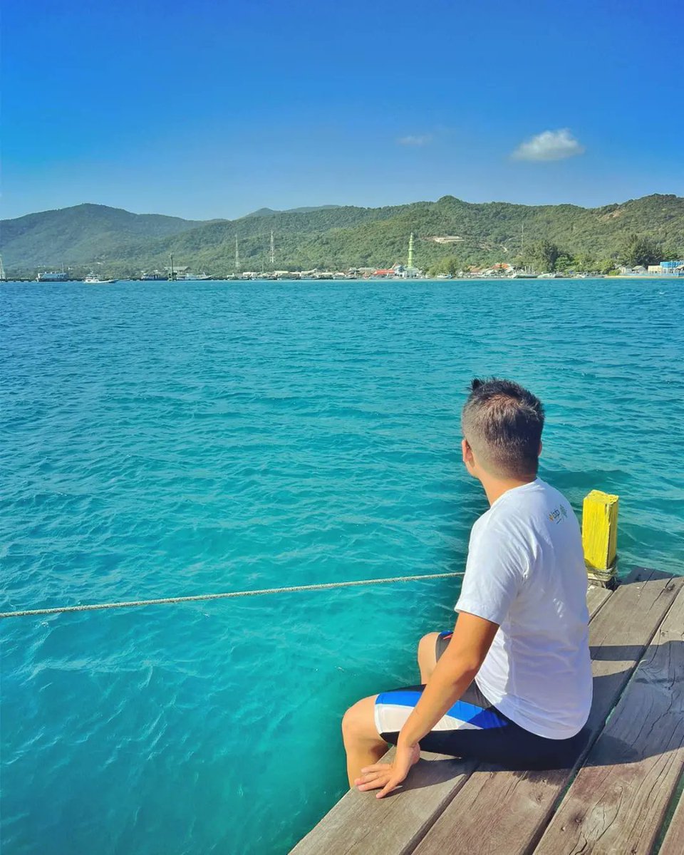 thewilxon's tweet photo. Life will take you someday, somewhere where life is beautiful everywhere - Life Quotes 

#lifequotes
#visitkarimunjawa 
#wonderfulindonesia 
#JenggalaSamudra 
#oceanphotography https://t.co/Fe1hnUveZH